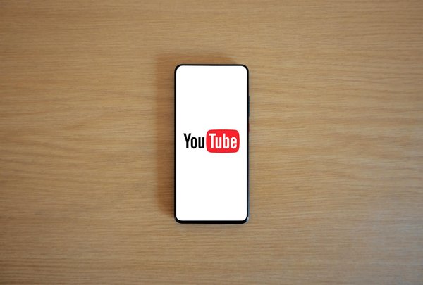 IA et marketing visuel : réinventer la publicité avec les générateurs d'images